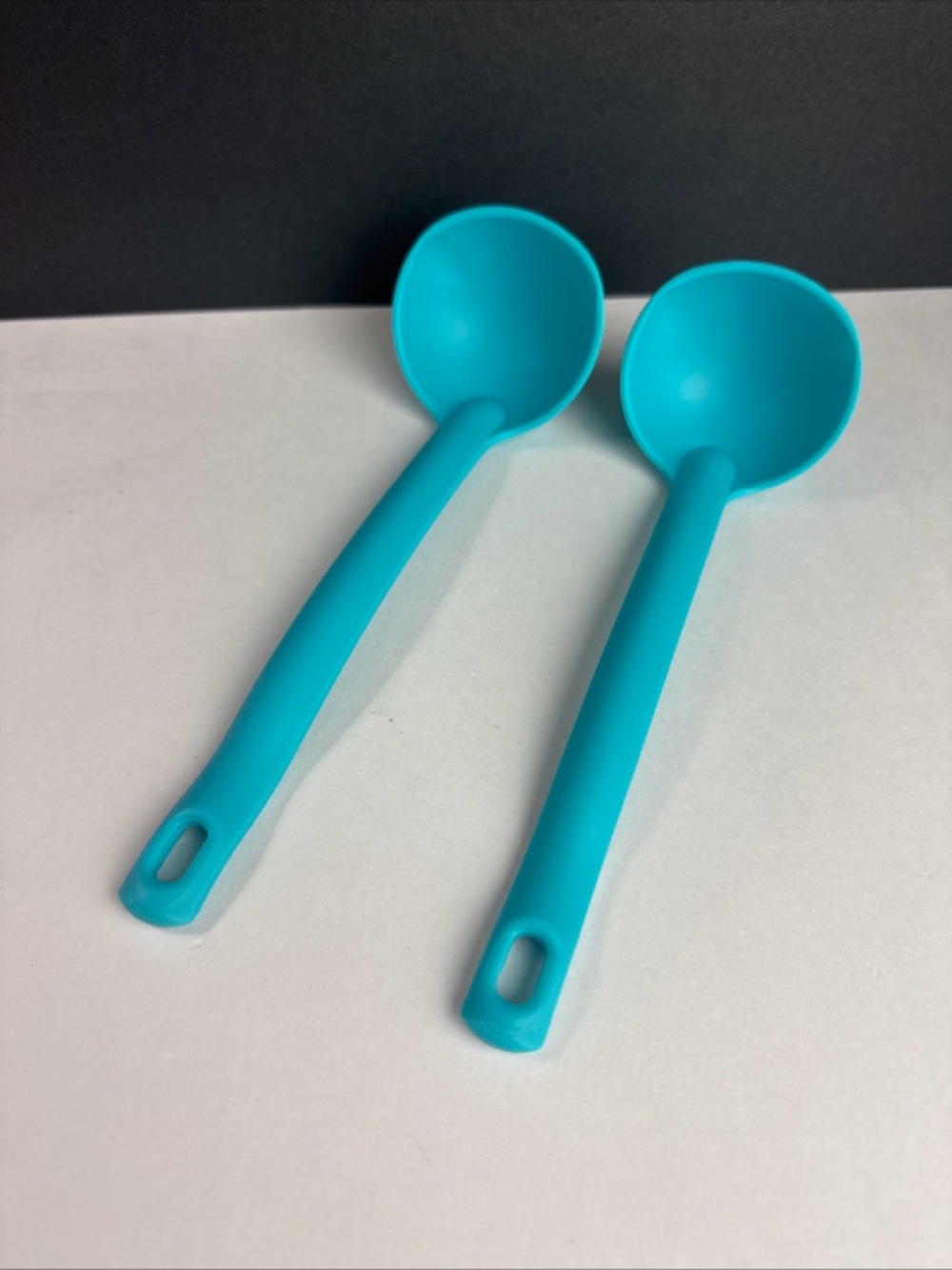 Tupperware Legacy blue ladle set of 2
